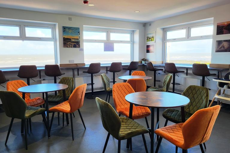 Promenade café interior