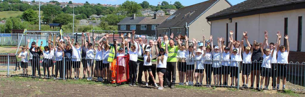 Pupils from Valley Primary School and Cumberland Council representatives